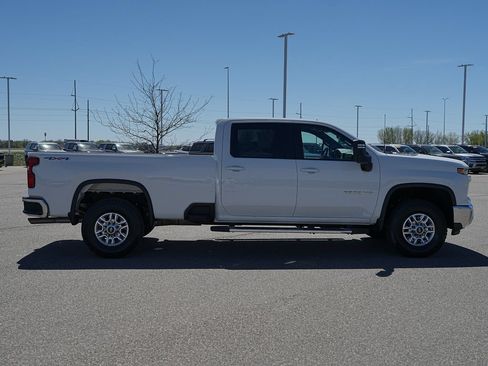 Used 2025 Chevrolet Silverado 2500 LT w/ Convenience Package AWD/4WD image 5