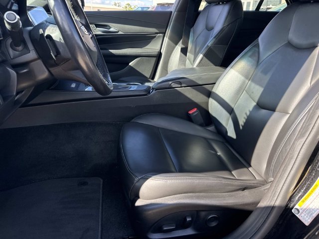Used 2023 Cadillac CT4 Luxury w/ Sun And Sound Package RWD image 15