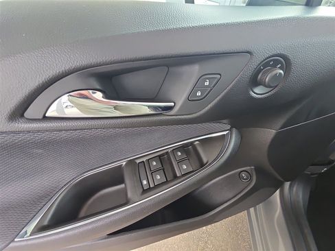 Used 2019 Chevrolet Cruze LT image 20