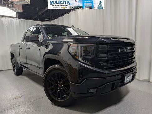 Used 2023 GMC Sierra 1500 Elevation AWD/4WD image 1