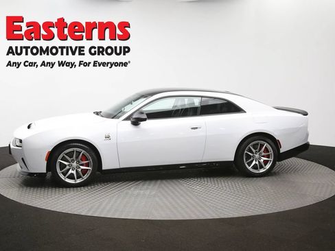 Used 2024 Dodge Charger Daytona Scat Pack w/ Plus Group AWD/4WD image 60