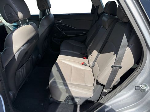 Used 2017 Hyundai Santa Fe FWD image 16