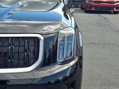 Used 2023 Kia Telluride LX AWD/4WD image 9