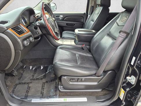 Used 2013 Cadillac Escalade Platinum AWD/4WD image 17