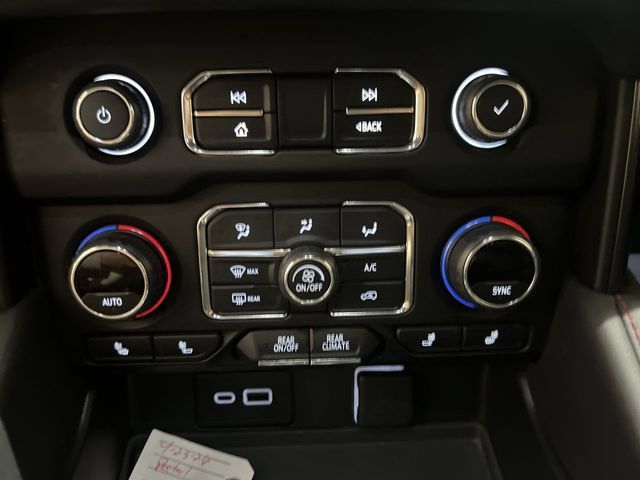 Used 2024 Chevrolet Tahoe RST w/ Luxury Package AWD/4WD image 17
