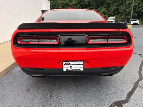 Used 2017 Dodge Challenger R/T Scat Pack RWD image 23