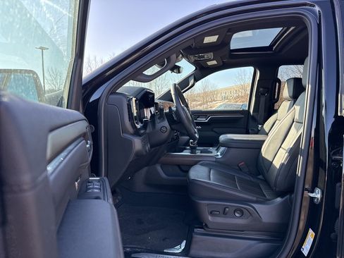 Used 2025 Chevrolet Silverado 1500 High Country w/ Technology Package image 6