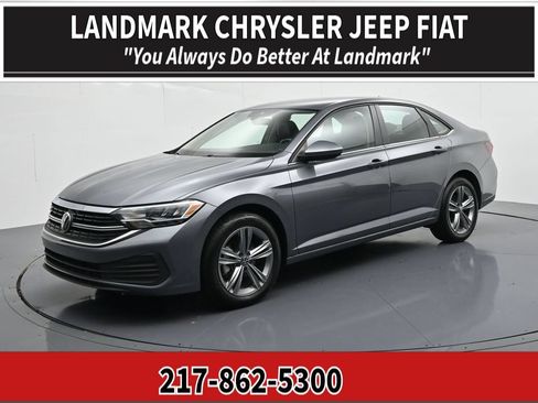 Used 2024 Volkswagen Jetta SE FWD image 1