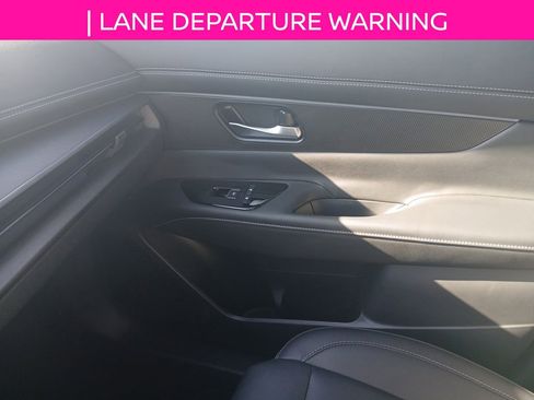 Used 2025 Nissan Murano SV image 15