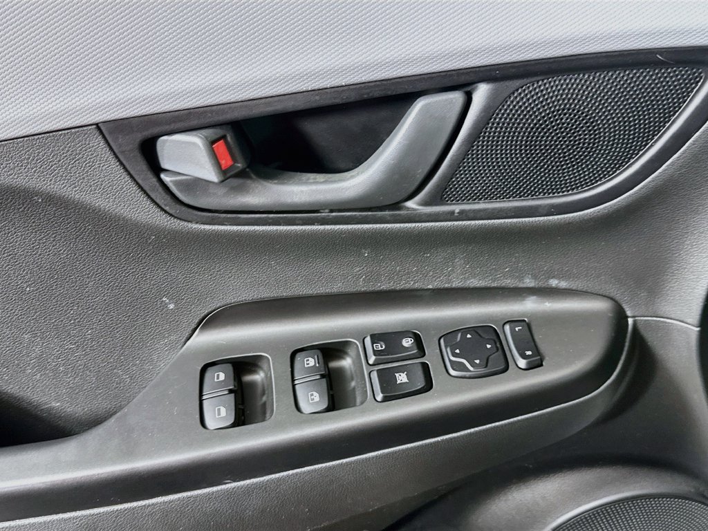 Used 2021 Hyundai Kona SEL FWD image 37