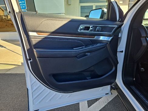Used 2018 Ford Explorer Limited w/ Equipment Group 301A image 12