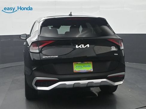 Used 2025 Kia Sportage LX AWD/4WD image 6