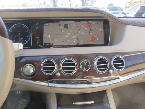 Used 2015 Mercedes-Benz S 550 Sedan image 16