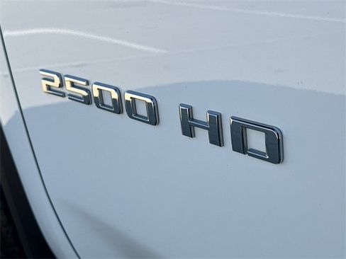 Used 2021 Chevrolet Silverado 2500 LTZ w/ LTZ Convenience Package image 10