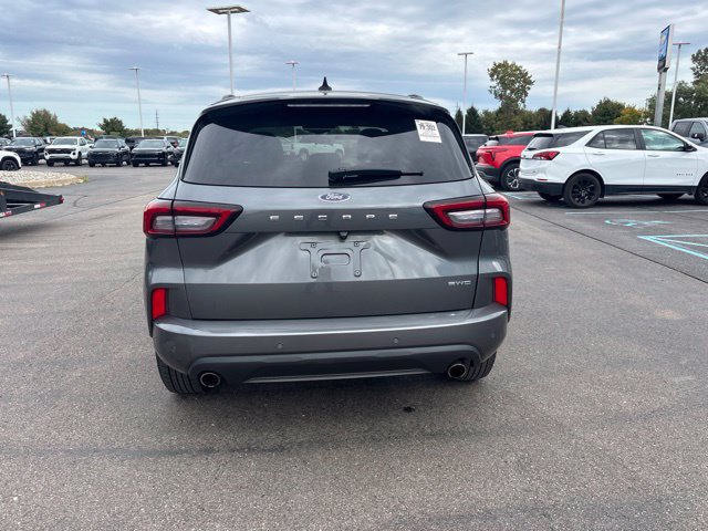 Used 2023 Ford Escape ST-Line w/ Tech Pack #1 AWD/4WD image 4