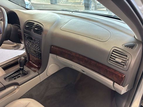 Used 2000 Lincoln LS image 11