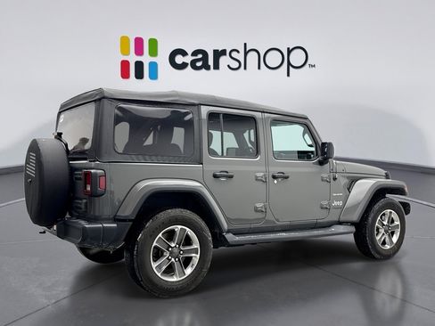 Used 2018 Jeep Wrangler Unlimited Sahara image 5