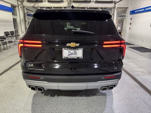 Used 2024 Chevrolet Traverse LT image 10