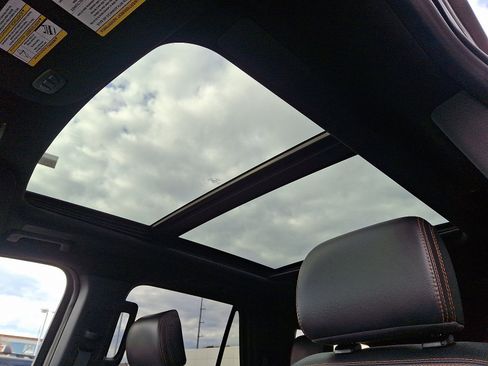 Certified 2022 Ford Expedition Max Platinum image 21