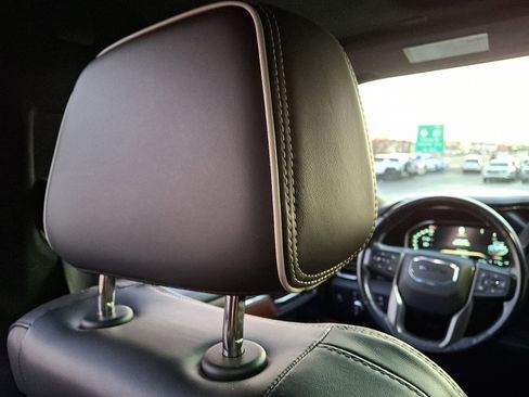 Used 2024 GMC Sierra 2500 Denali Ultimate w/ Snow Plow Prep/Camper Package image 13