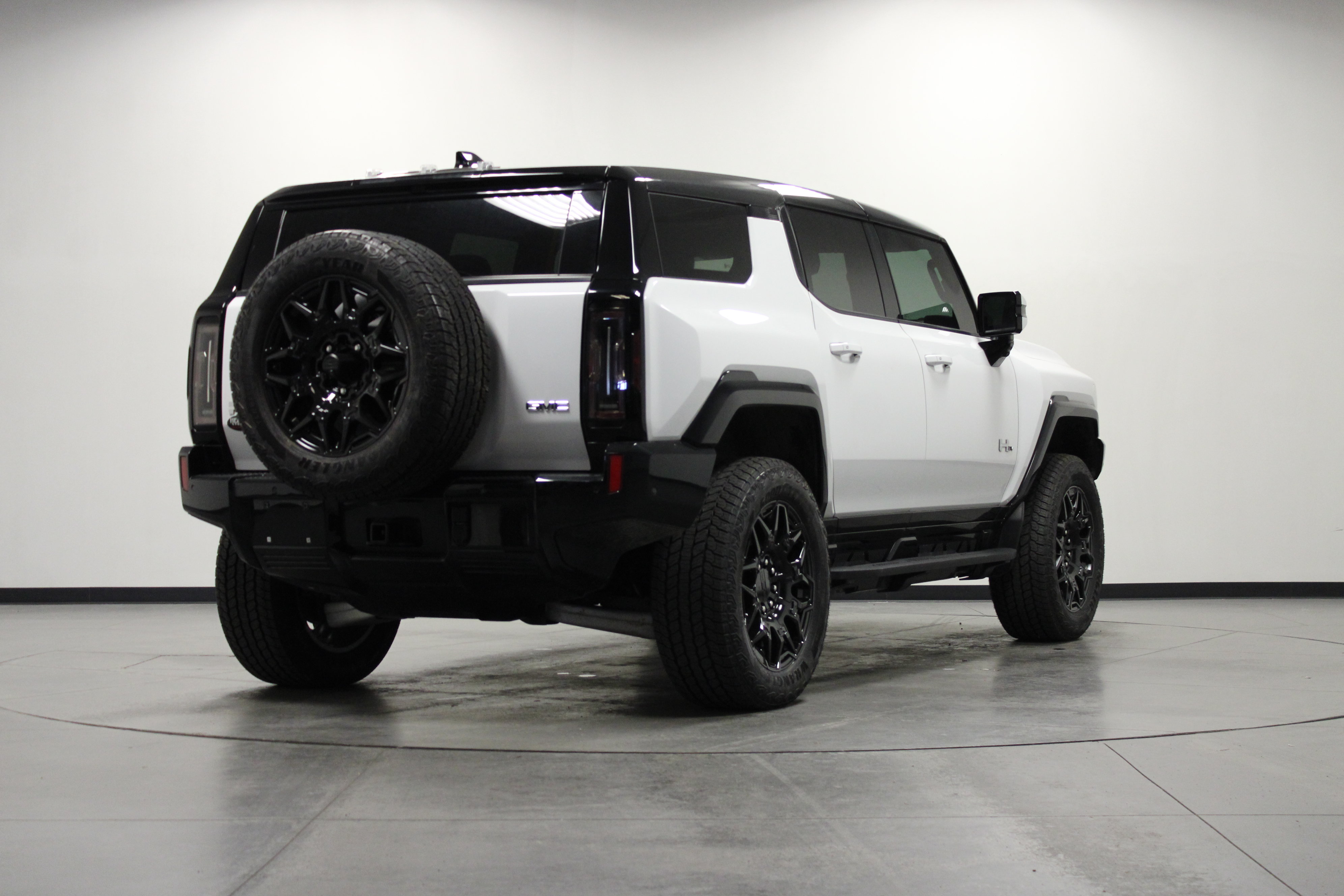 Used 2025 GMC Hummer EV 3X AWD/4WD image 4