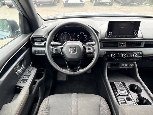 Certified 2023 Honda Pilot Sport image 18
