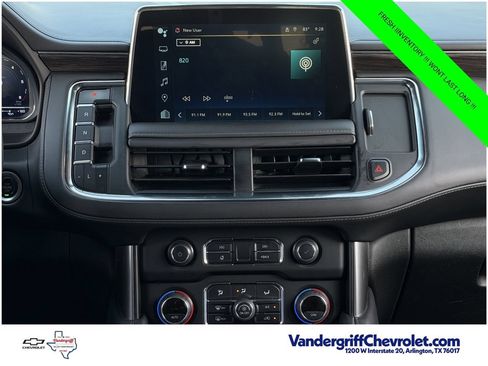 Used 2024 Chevrolet Suburban LT RWD image 17