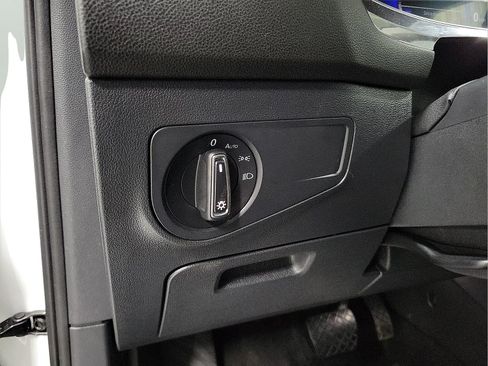 Used 2024 Volkswagen Tiguan SE AWD/4WD image 13