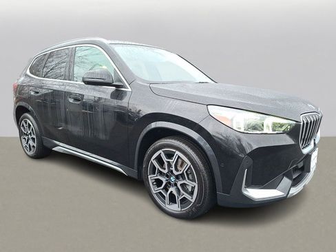 Used 2025 BMW X1 xDrive28i w/ Technology Package image 3