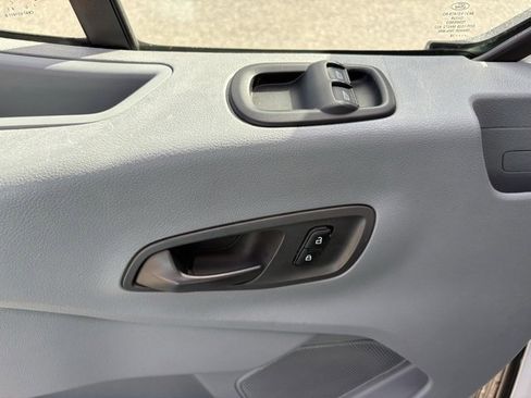 Used 2018 Ford Transit 250 138 image 10