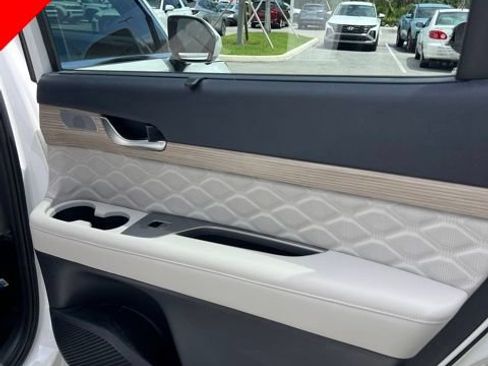 Used 2022 Hyundai Palisade Calligraphy FWD image 5