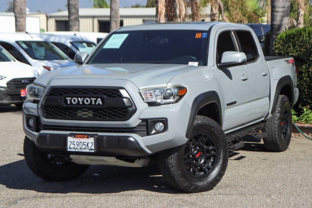 Used 2018 Toyota Tacoma TRD Off-Road AWD/4WD image 4
