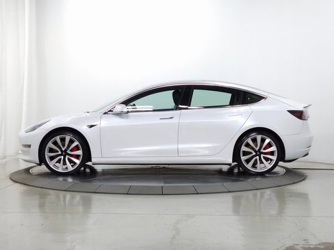 Used 2019 Tesla Model 3 Performance image 2