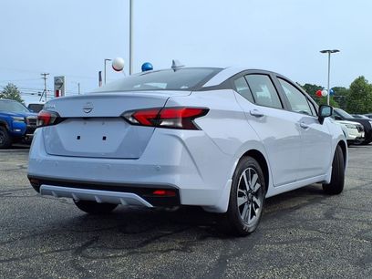 New 2025 Nissan Versa SV w/ Trunk Package