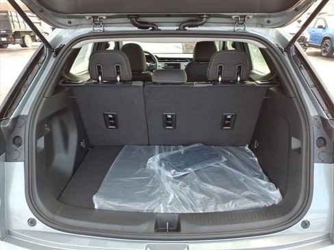 New 2027 Chevrolet Bolt LT w/ Comfort Package FWD image 4
