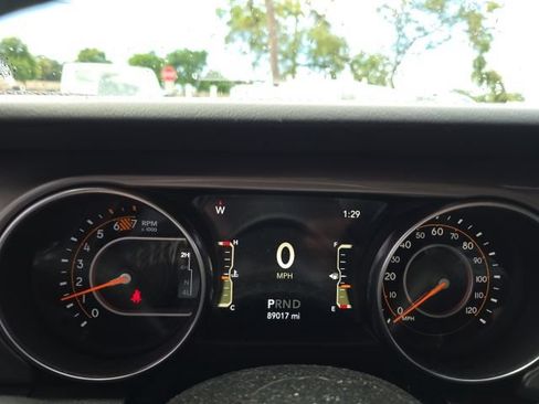 Used 2020 Jeep Wrangler Unlimited Sahara AWD/4WD image 11