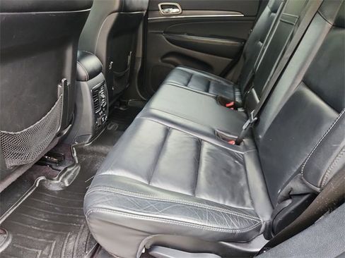 Used 2017 Jeep Grand Cherokee Limited image 23
