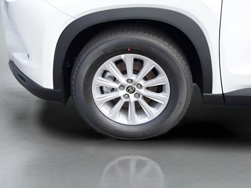 New 2026 Toyota Grand Highlander AWD image 6