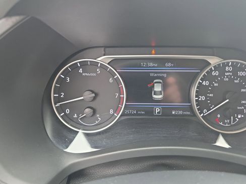 Used 2025 Nissan Sentra SV image 9