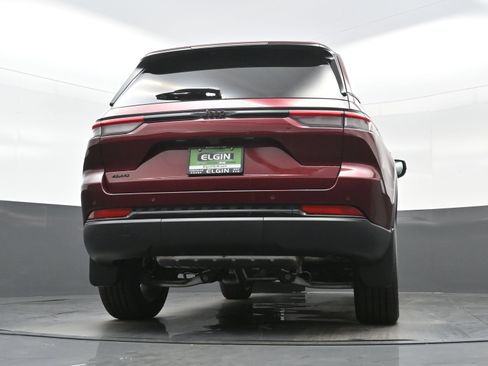 New 2025 Jeep Grand Cherokee Altitude image 14