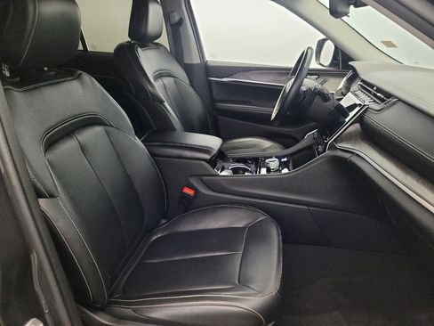 Used 2022 Jeep Grand Cherokee Limited AWD/4WD image 21