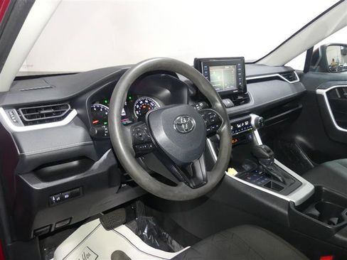 Used 2021 Toyota RAV4 XLE AWD/4WD image 23
