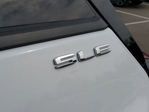 Used 2024 GMC Terrain SLE FWD image 33