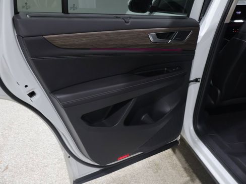 Used 2025 Volkswagen Atlas SEL Premium R-Line image 18