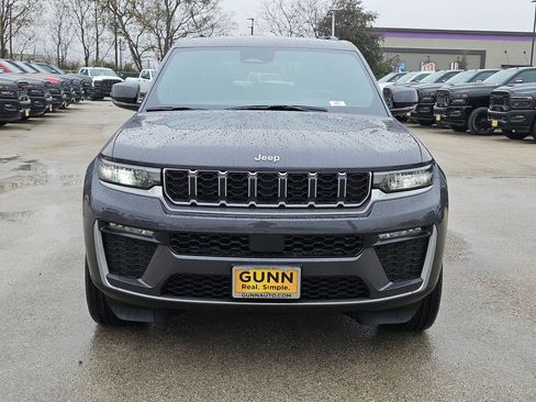 New 2026 Jeep Grand Cherokee Limited RWD image 8