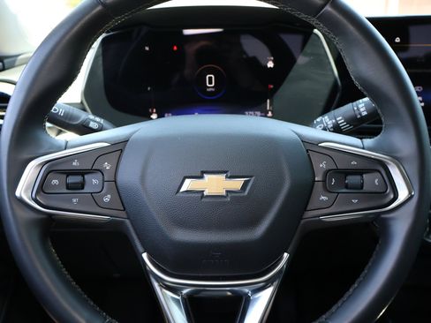 Used 2024 Chevrolet Trax LT w/ Driver Confidence Package image 11