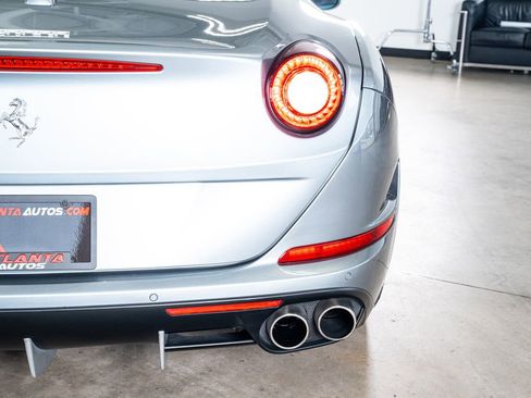 Used 2017 Ferrari California T image 32