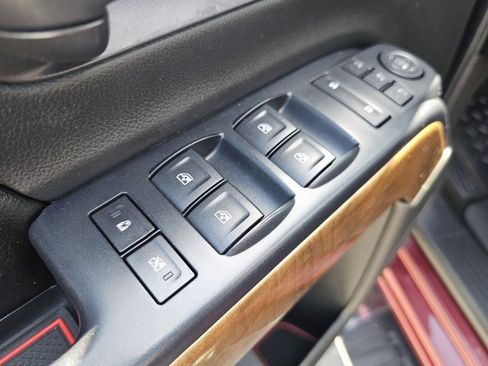 Used 2017 Chevrolet Silverado 1500 LTZ AWD/4WD image 29