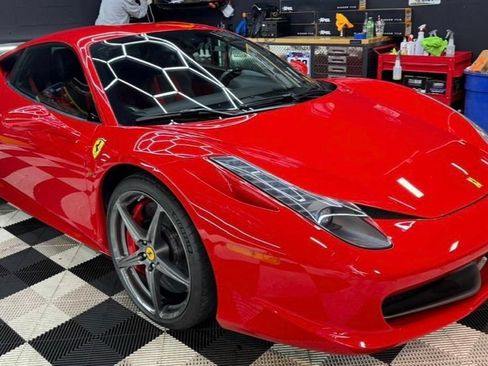 Used 2014 Ferrari 458 Italia Coupe RWD image 2