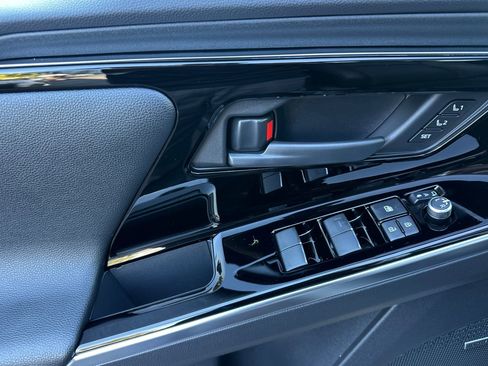 Certified 2023 Subaru Solterra AWD image 12